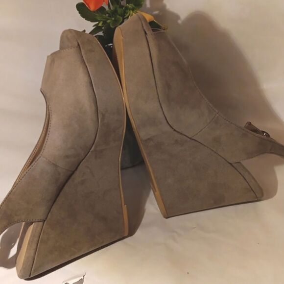 Torrid Platform Wedges - Picture 5 of 10